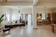 Perama Kreta, Perama: Villa mit 2 Apartments und 1 Studio in Stadtnähe zu verkaufen Haus kaufen